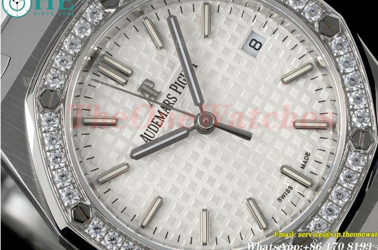A5800 34mm White SS Oak 8F 77351 Diamonds SS Ladies Royal 0522